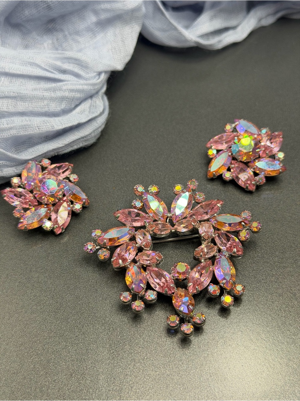 Vintage  Weiss Pink Aurora Crystal Brooch and Clip Earrings #89set